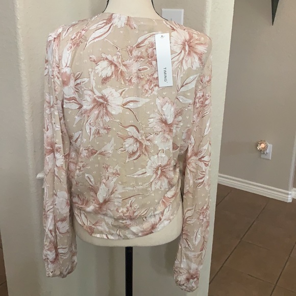 Timing tan floral with metallic top/blouse - Picture 4 of 17